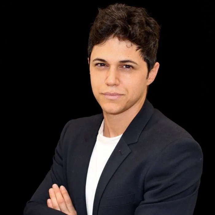 Profesor Dr David Cardona
